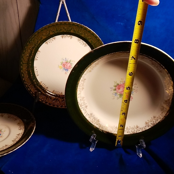 Floral Patterned Dinnerware Set - Picture 8 of 13